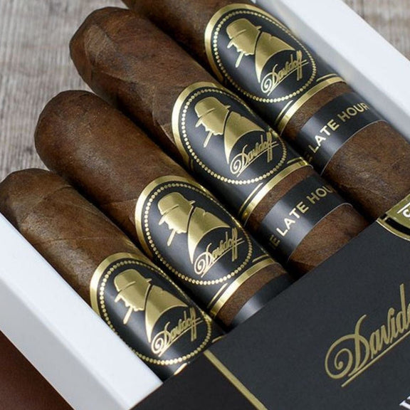 Churchill Cigar Size: Dimensions, Smoke Time, and Ones We Stock