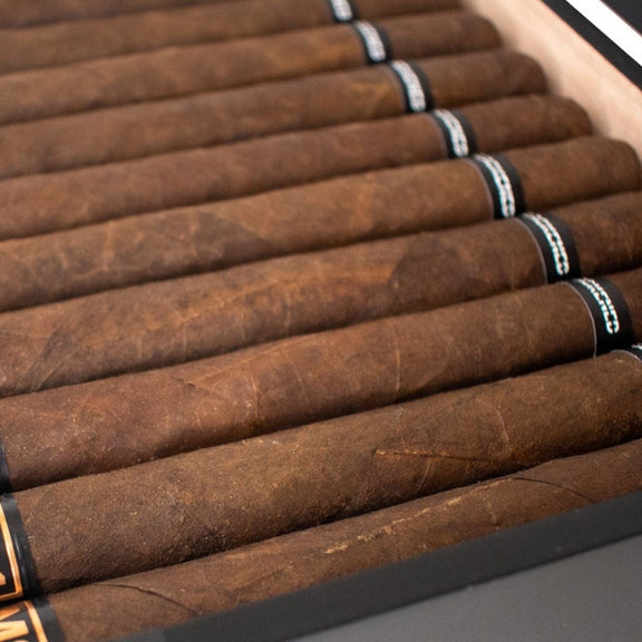Corona Cigar Size: The Classic Format, and the Coronas We Stock