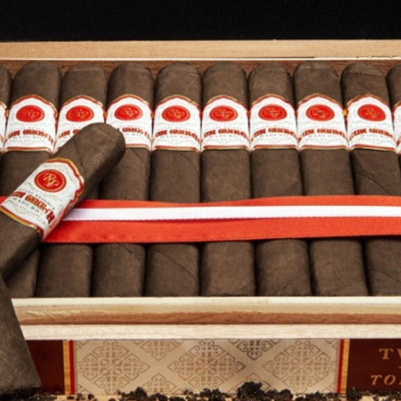 Sun Grown vs Maduro: Two Dark Wrappers, One Real Difference